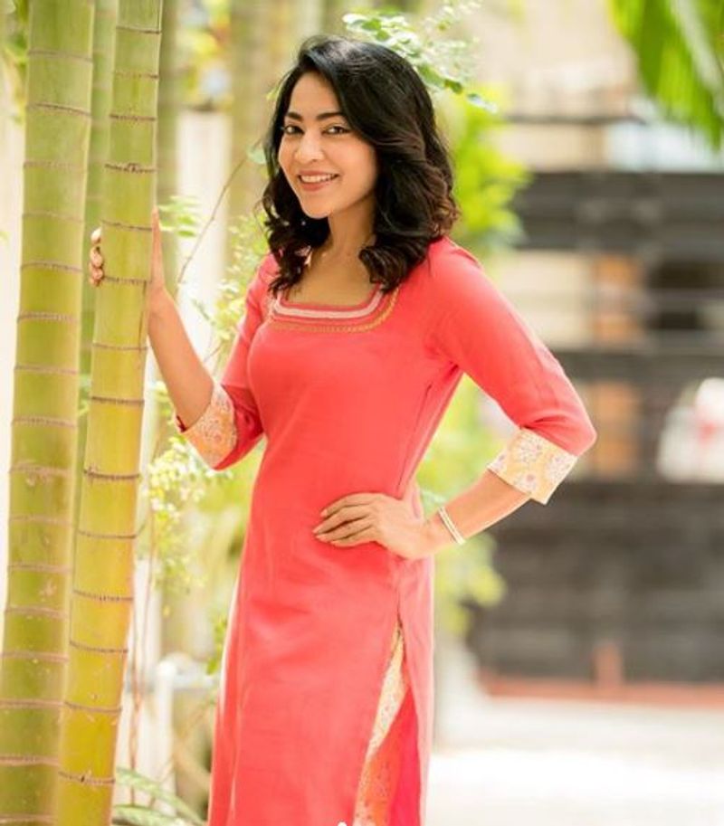vijay tv anchor ramya latest photo goes viral