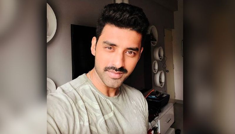 Ankush Hazra tries out hilarious snapchat filters ADB
