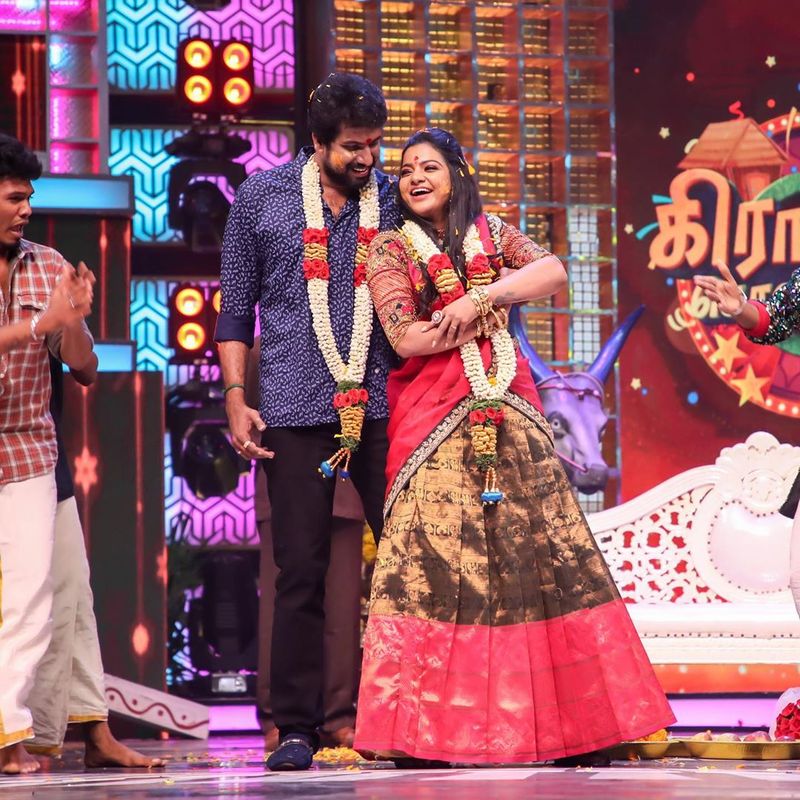 Pandian Stores chithra with future husband Cute Photos going viral