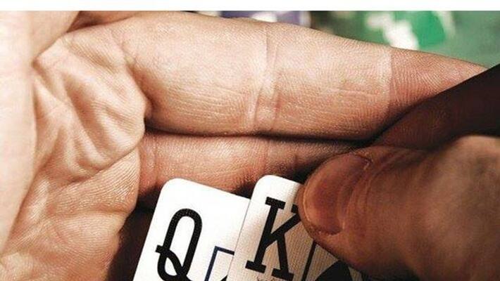 Police Raid on Gambling Team in Bengaluru grg Police Raid on Gambling Team in Bengaluru grg