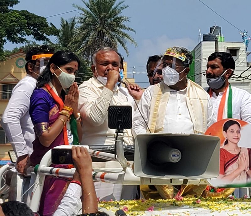Siddaramaiah Talks Over Munirathna grg