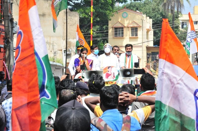 Siddaramaiah Talks Over Munirathna grg