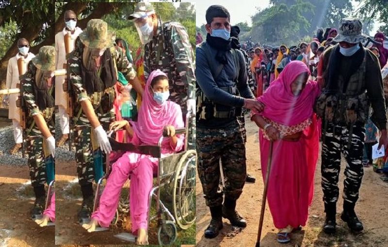 बिहार में दिव्यांग मतदाताओं की मदद करते जवान। साथ में सोशल डिस्टेसिंग और कोरोना के गाइड लाइन सुनिश्चित कराते पालन।