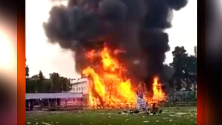 Massive fire broke out at Dura Puja Pandal at Saltake ASB Massive fire broke out at Dura Puja Pandal at Saltake ASB