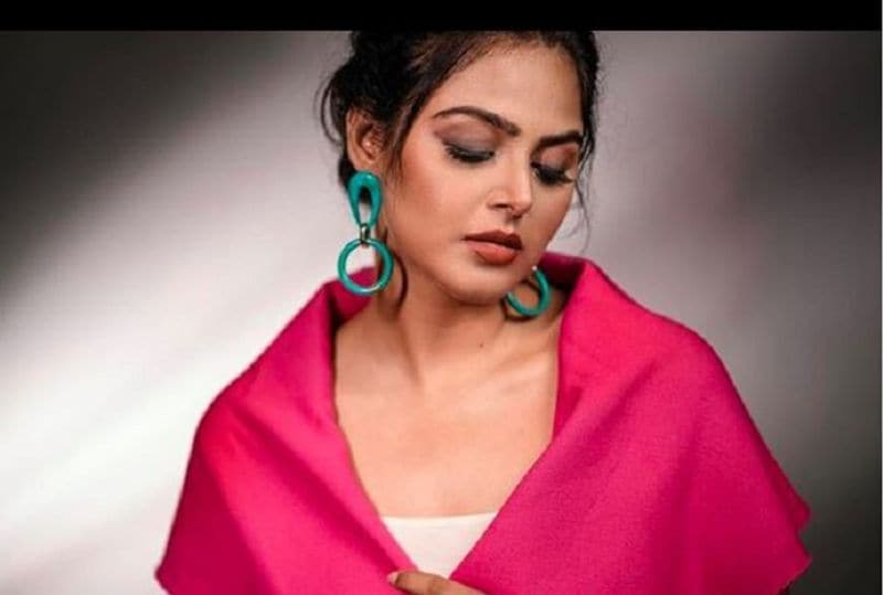 Bigg Boss Beauty Monal Gajjar Hot Photos Go Viral Over The Internet SRH