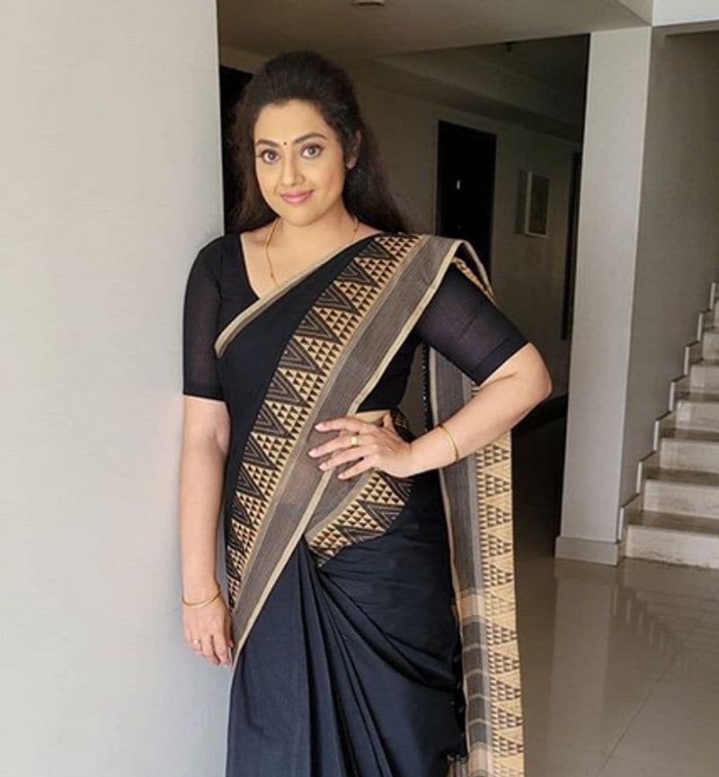 Artist Meena share her photo
