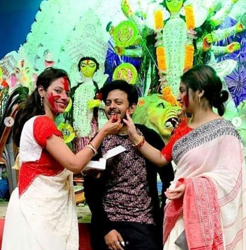 Krishnakali actress tiyasha roy shares a glimpse of bijaya dashami with husband suban roy BRD