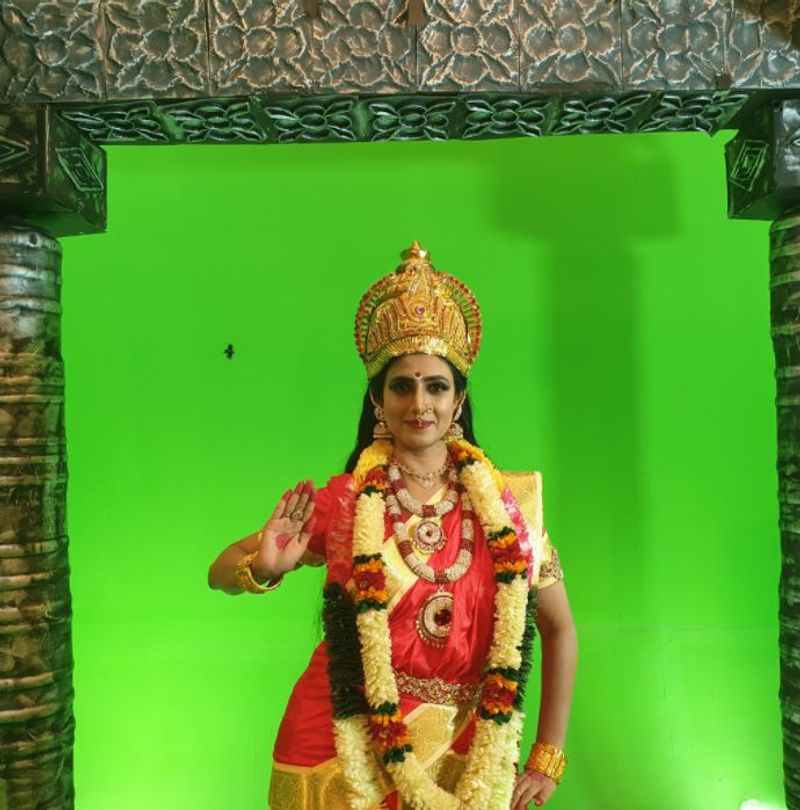kasthuri turn to amman for vijayadhasami special photo gallery