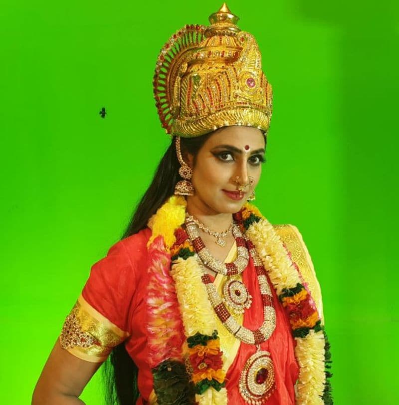 kasthuri turn to amman for vijayadhasami special photo gallery