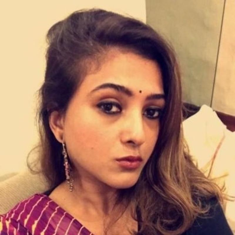 NCB Raids Deepika Padukones Manager Karishma Prakashs Home Finds Charas and Canabis Oil dpl
