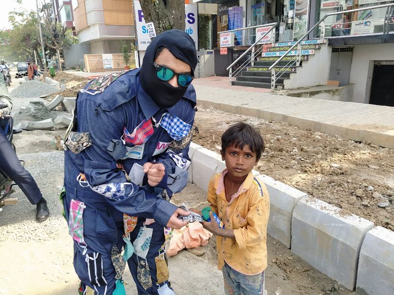 Coronavirus Namma Bengaluru Foundations #MaskOnSpitNot mascot spreads awareness distributes masks-dnm