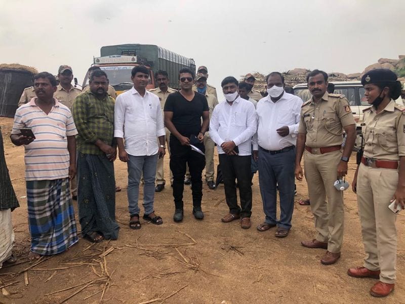 Puneeth rajkumar and James movie team donates 1 lakh to Govt school in Koppal dpl