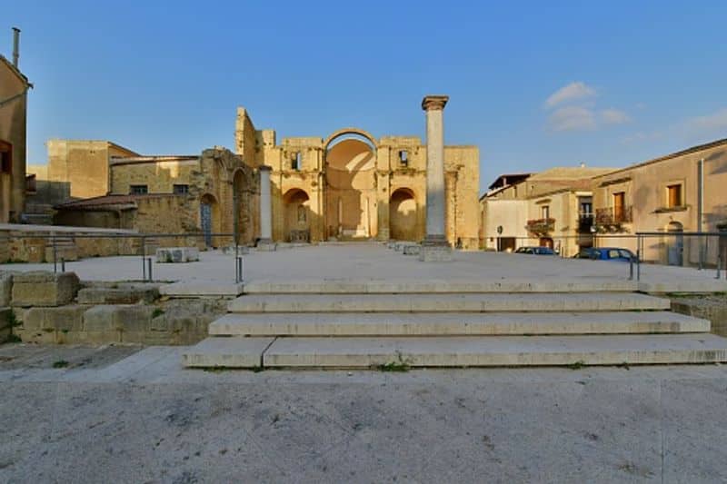 Italian town of Salemi in Sicily is selling abandoned houses for just Rs 86 ALB
