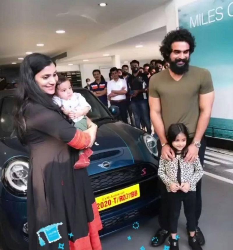 tovino thomas get new mini cooper car