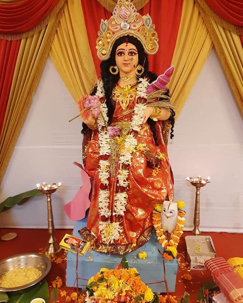 To get Goddess laxmi blessing worship in this way at Purnima tithi BDD