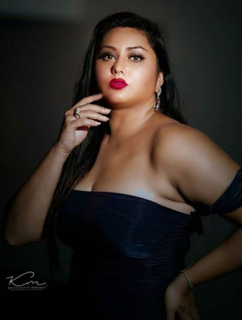netisons slams actress namitha hot dress photo shoot