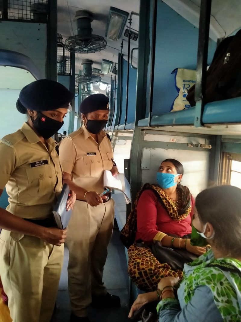 MySaheli Team Will Help to Female Passengers in Train grg