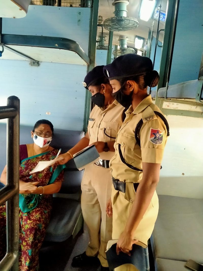 MySaheli Team Will Help to Female Passengers in Train grg