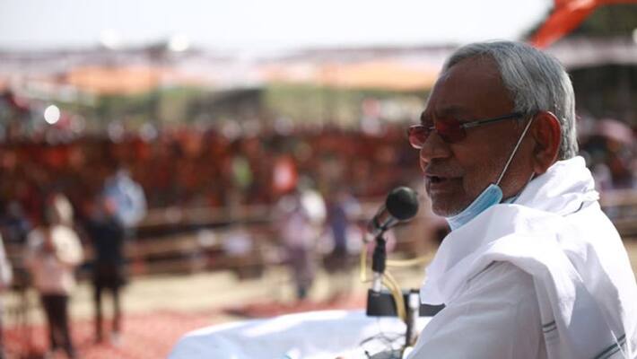 Nitish kumar said who gave just 95 thousand jobs in 15 years promising 10 lakh job we gave 6 lakh jobs til date Nitish kumar said who gave just 95 thousand jobs in 15 years promising 10 lakh job we gave 6 lakh jobs til date