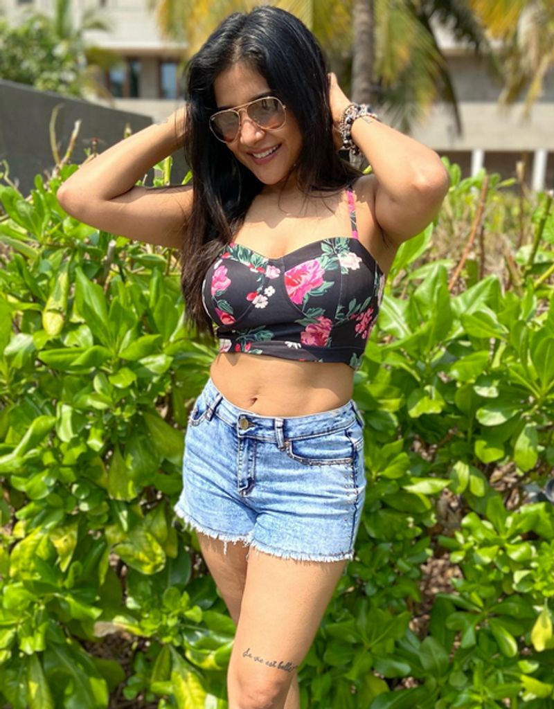 Sakshi Agarwal share her photo