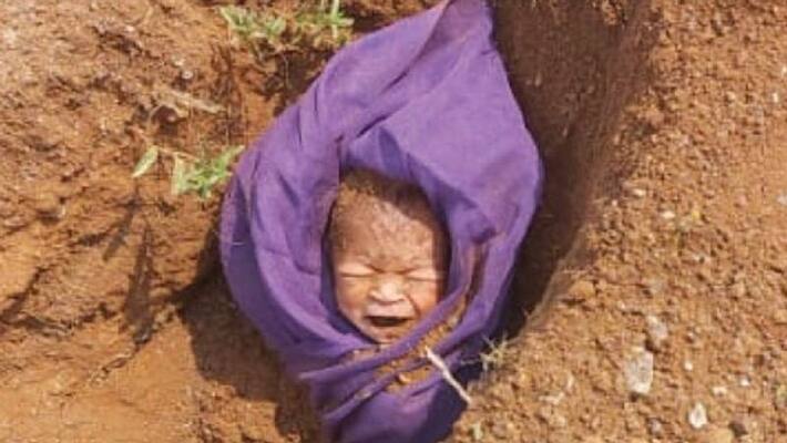 maharashtra news pune two men tried to bury 2 day old baby boy infant alive rescued kpr maharashtra news pune two men tried to bury 2 day old baby boy infant alive rescued kpr