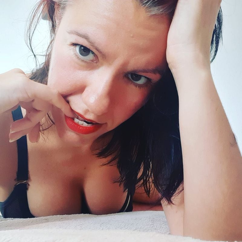 Emma Hammon on cyber atack sexy images and social media life