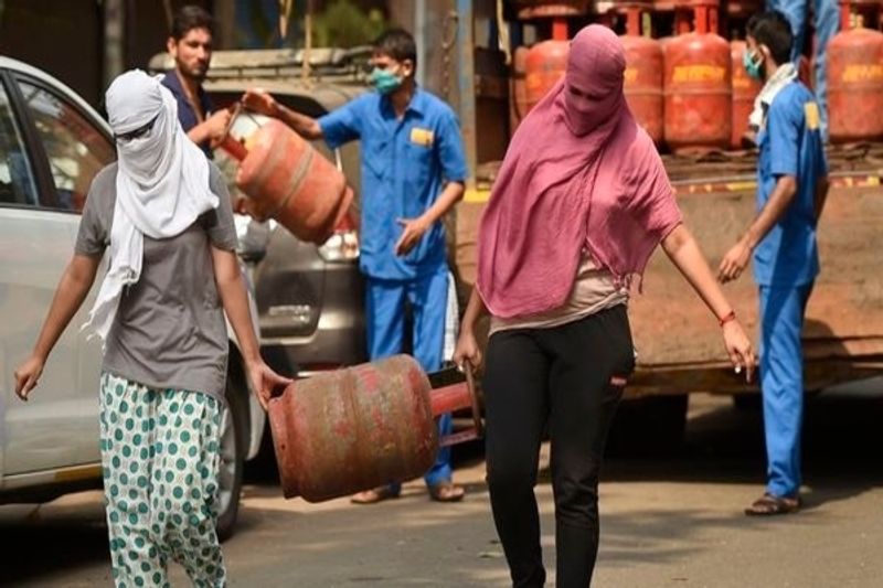 LPG Price Hiked By Rs 15, Check Latest Rate Of Domestic Cooking Gas Cylinder bpsb
