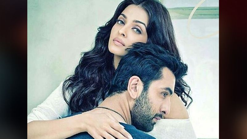 এই ছবিতেই নিজের চেয়ে ৯ বছরের ছোট রণবীর কাপুরের সঙ্গে ঘনিষ্ঠ দৃশ্যে দেখা গিয়েছিল ঐশ্বর্যকে।