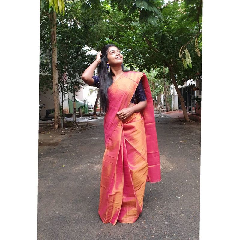 Actress Riythivika neval showing photos going viral