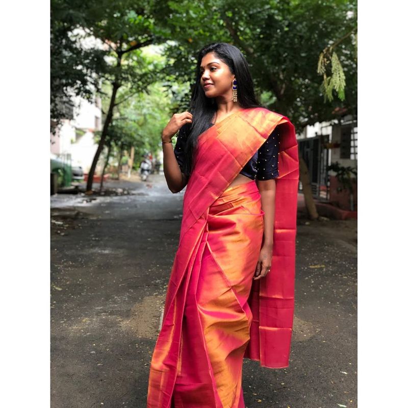 Actress Riythivika neval showing photos going viral