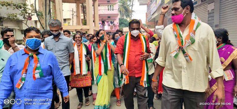 Kusuma Hanumantharayappa Did Campaign in RR Nagar in Bengaluru grg