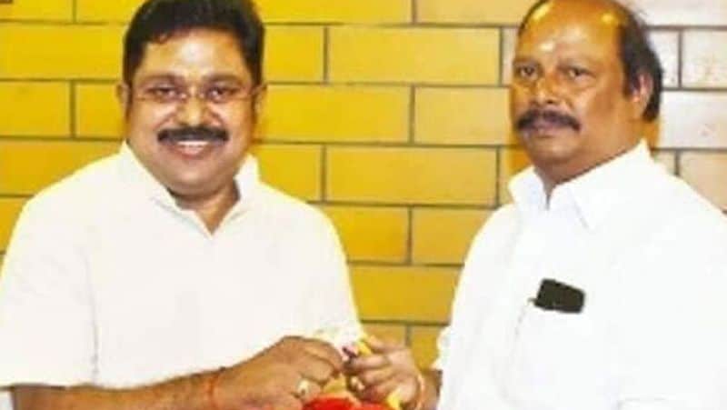 அமமுக துணைபொதுச்செயலாளர் அதிமுகவில் இணைகிறாரா? அவரே வெளியிட்ட தகவல் ...