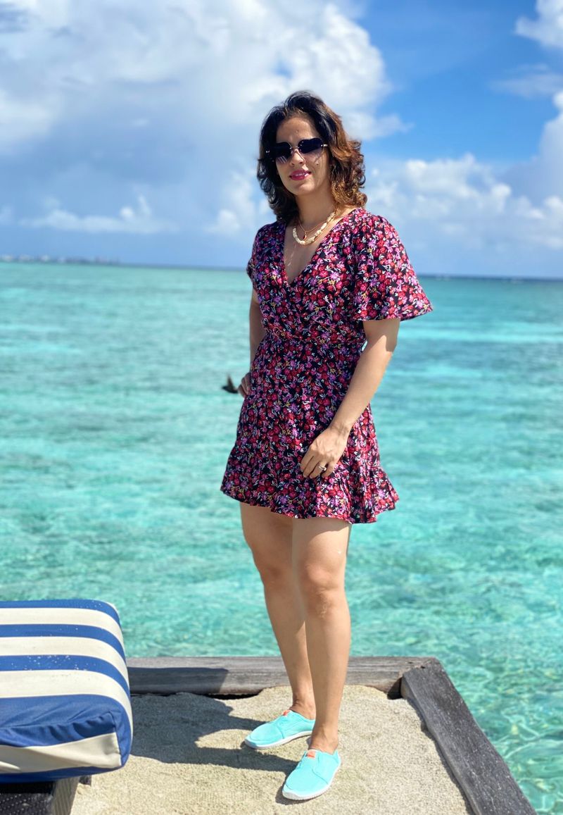 Indian Badminton player Saina nehwal hot Instagram photos in Maldives CRA