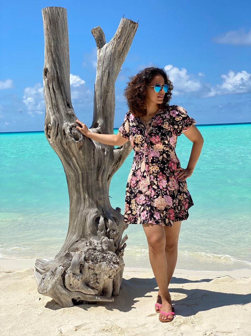 Indian Badminton player Saina nehwal hot Instagram photos in Maldives CRA