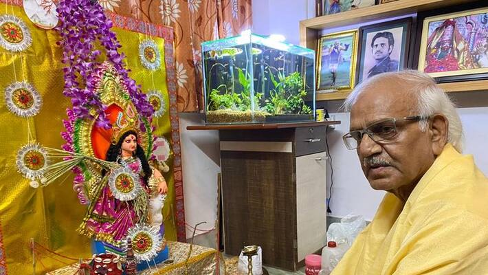 State Power Minister ShovanDev Chattopadhyay organized Lakshmi Pujo at his home RTB State Power Minister ShovanDev Chattopadhyay organized Lakshmi Pujo at his home RTB