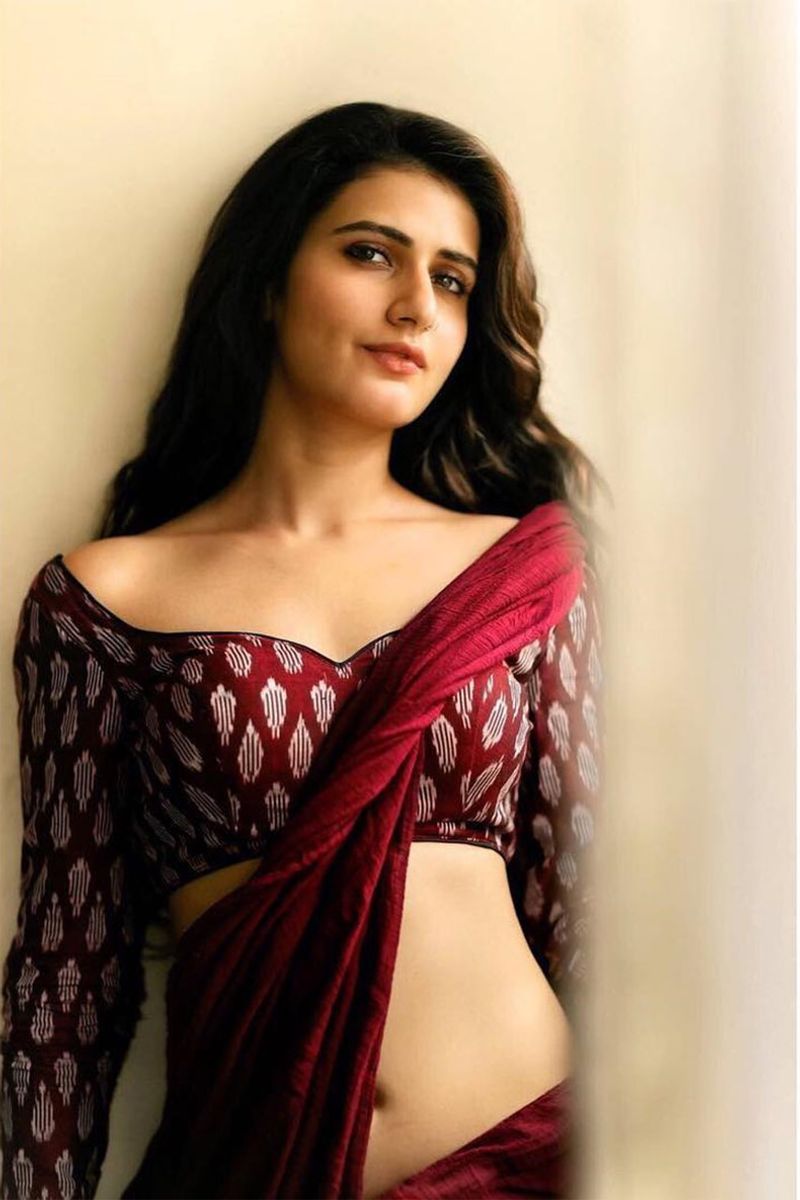 Take a look at Fatima Sana Shaikh's routine, from skating to dancing-SYT