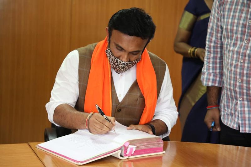 First time In History BJP WIns In chikkaballapur-municipality president Election rbj