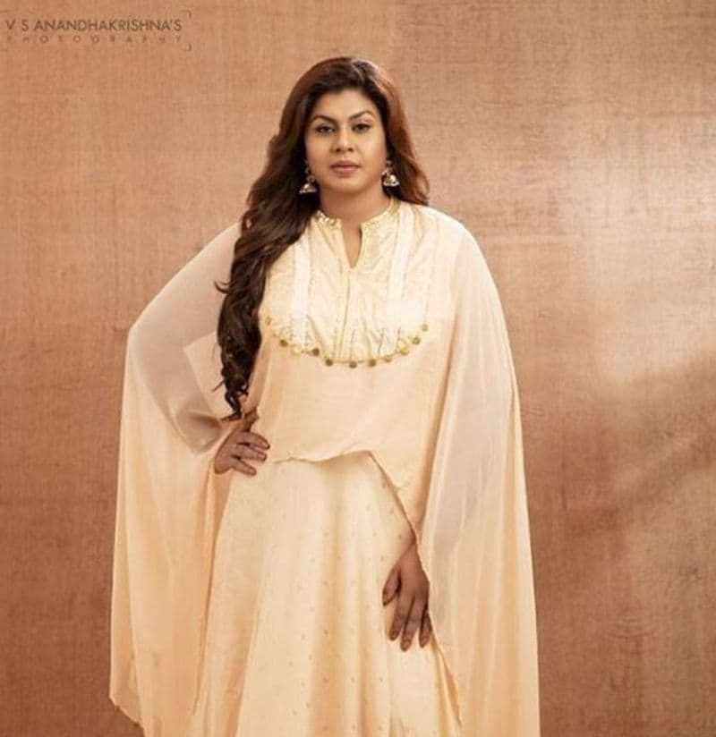 actress vichithra latest modern look photo gallery