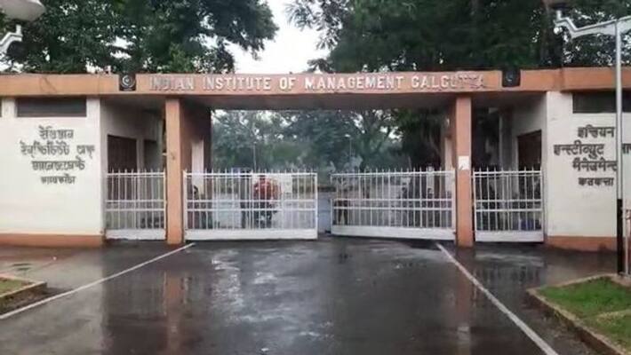 Police have recovered the hanging body of a student of IIM Joka RTB Police have recovered the hanging body of a student of IIM Joka RTB