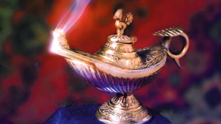 A London-returned doctor cheated Rs 2.5 crore while tried to buy Aladdin's lamp ALB A London-returned doctor cheated Rs 2.5 crore while tried to buy Aladdin's lamp ALB