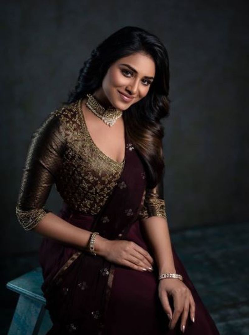 bigil movie actress indhuja slim look hot photo shoot