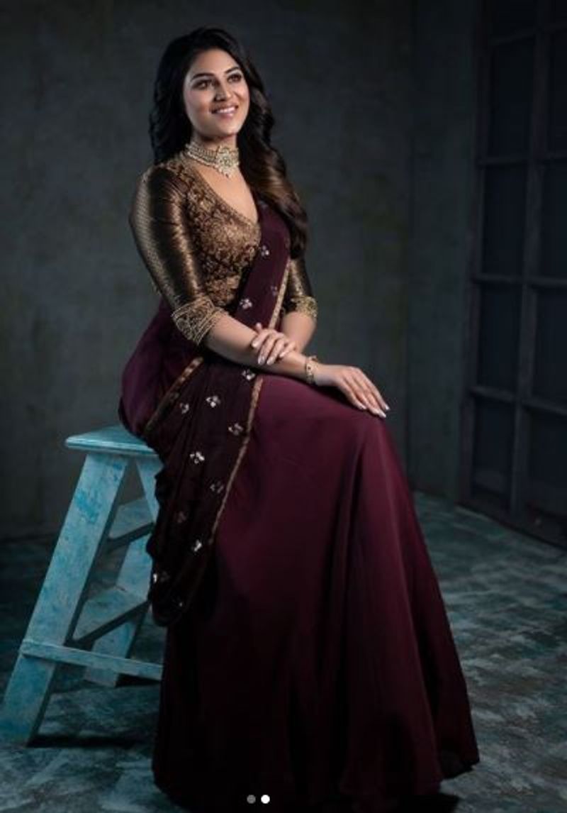 bigil movie actress indhuja slim look hot photo shoot
