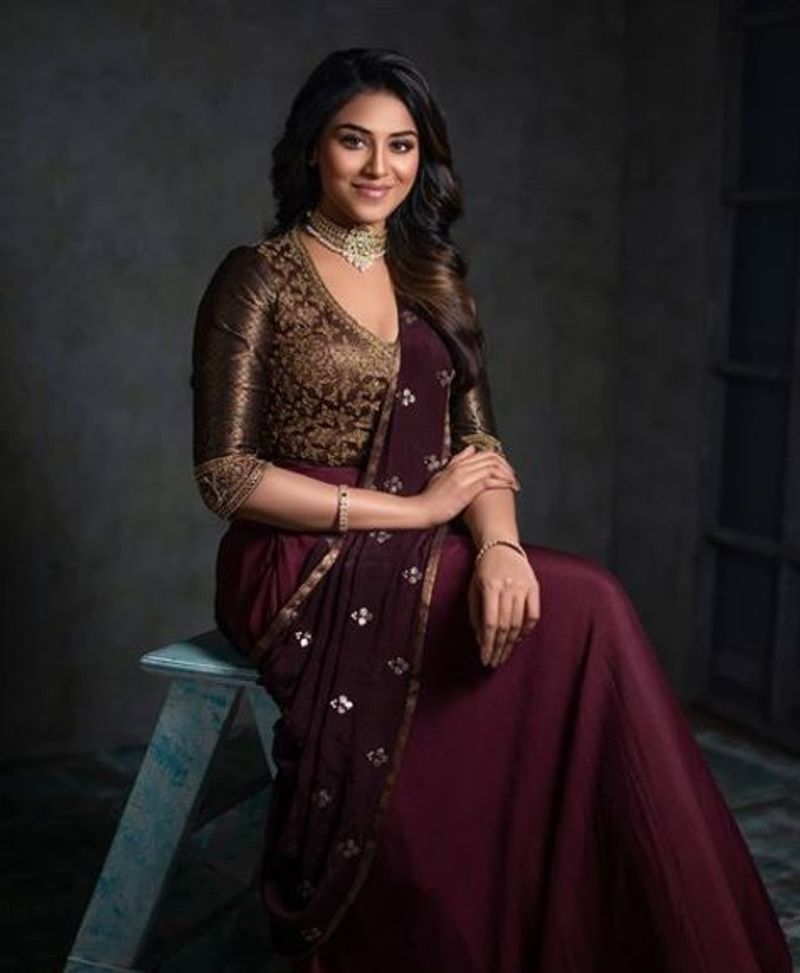 bigil movie actress indhuja slim look hot photo shoot
