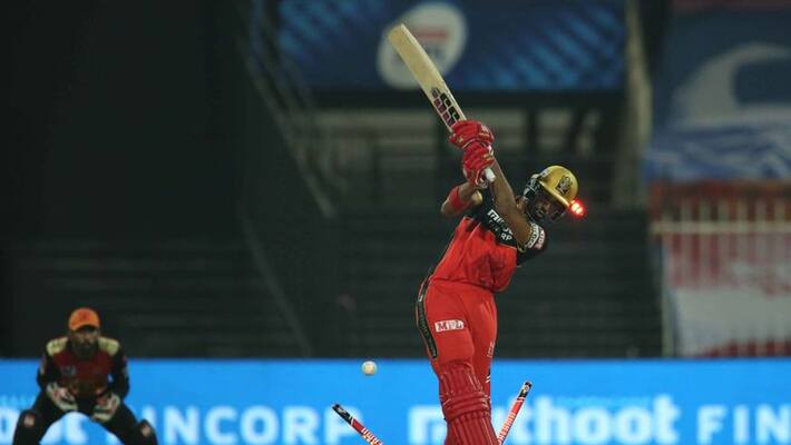 IPL2020 Sunrisers Hyderabad vs Royal Challengers Bangalore Live Update, Banglore lost 2 wickets IPL2020 Sunrisers Hyderabad vs Royal Challengers Bangalore Live Update, Banglore lost 2 wickets