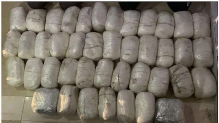 Dibrugarh Police arrested three Assam Rifles soldiers in allegations of peddling drugs Dibrugarh Police arrested three Assam Rifles soldiers in allegations of peddling drugs