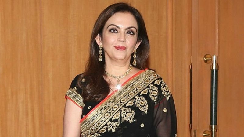 नीता अंबानी सामाजिक कामों में बढ़-चढ़ कर हिस्सा लेती हैं। वे रिलायंस फाउंडेशन (Reliance Foundation) की डायरेक्टर हैं। इस फाउंडेशन के जरिए उन्होंने कोरोनावायरस के मरीजों के लिए जो काम किया, उससे उनकी पहचान पूरी दुनिया में बनी। नीता अंबानी ने देश के पहले कोविड-19 हॉस्पिटल का निर्माण करवाया। 