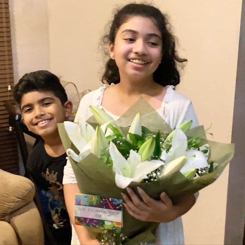 அந்த வகையில் தற்போது, தன்னுடைய மகள் பூர்விக்கு பிறந்தநாள் வாழ்த்து கூறும் விதமாக அவருடன் எடுத்து கொண்ட ஸ்பெஷல் புகைப்படம் ஒன்றை பகிர்ந்துள்ளார். 
