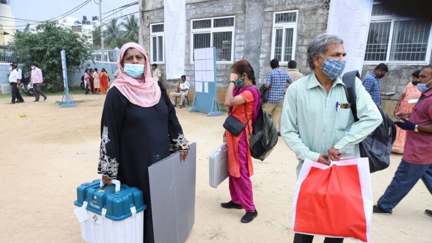 Karnataka bypolls Voting in RR Nagar, Shira begins -ymn Karnataka bypolls Voting in RR Nagar, Shira begins -ymn