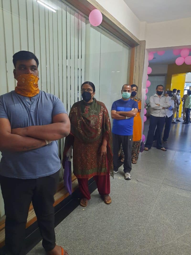 Karnataka bypolls Voting in RR Nagar, Shira begins -ymn