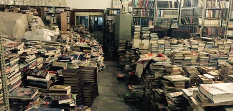 The man who collected more than 70,000 books